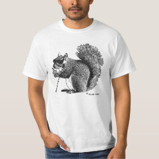 Sogar findet ein blindes Eichhörnchen eine Nuss T-Shirt