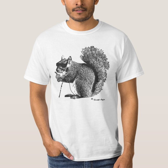 Sogar findet ein blindes Eichhörnchen eine Nuss T-Shirt (Vorderseite)