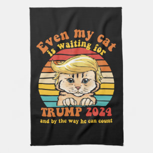 Sogar meine Katze wartet auf Trump 2024 Bekleidung Geschirrtuch