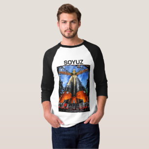 Sojus-Rakete auf Pad T-Shirt