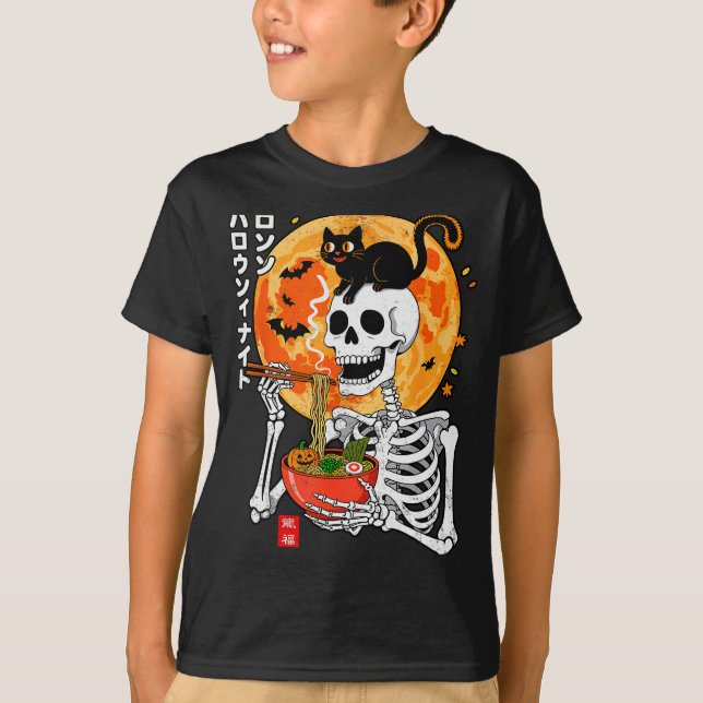 Soky Skeleton Eating Ramen Bowl With Cat Halloween T-Shirt (Vorderseite)