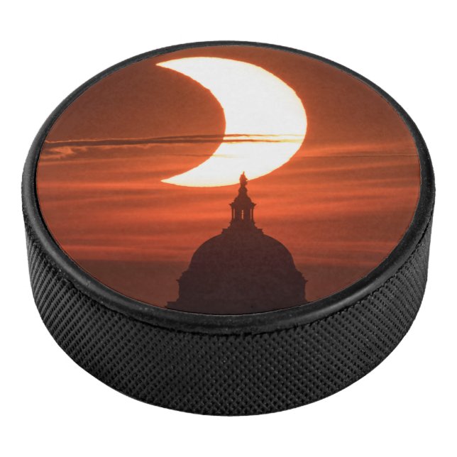 Solar Eclipse 2021 Eishockey Puck (3/4)