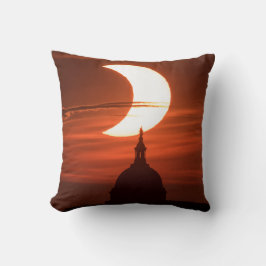Solar Eclipse 2021 Kissen