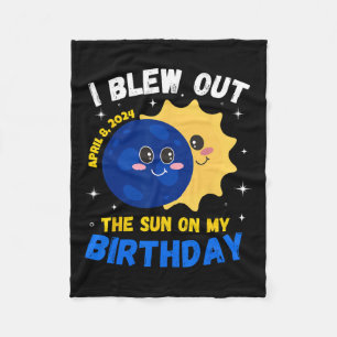 Solar Eclipse 4.08.24 Geburtstag Schönes Zitat ins Fleecedecke
