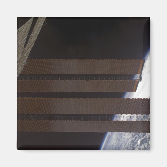 Solarkollektoren der Internationalen Raumstation Magnet (Vorne)