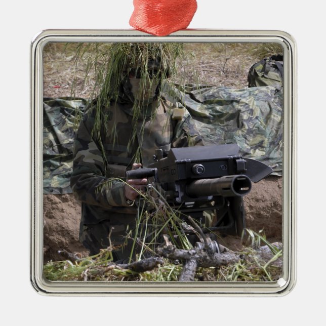 Soldat mit Granatwerfer MK-19 Ornament Aus Metall (Vorne)