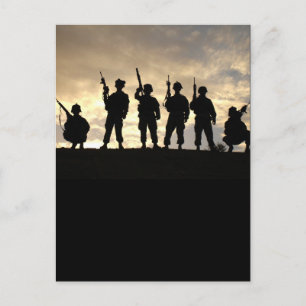 Soldaten-Silhouetten-Postkarte Postkarte