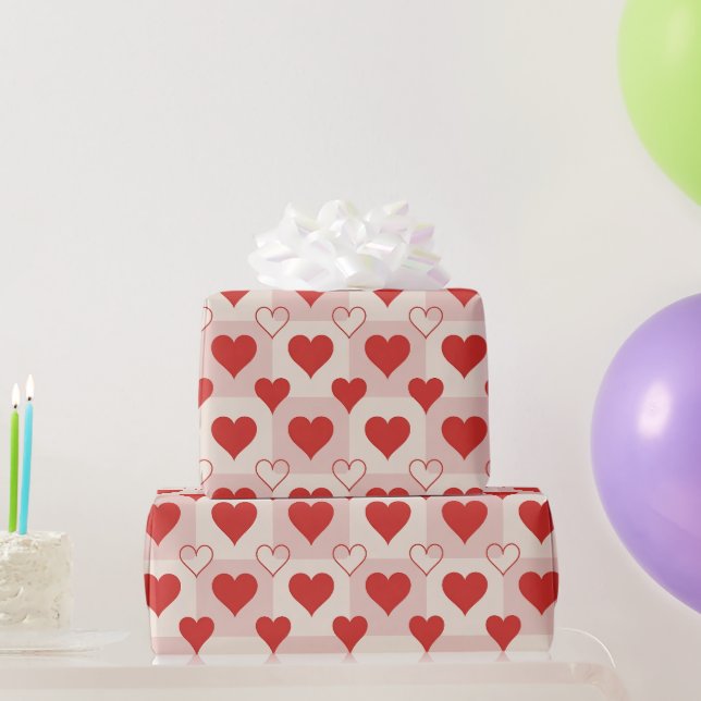Solid and Outline Hearts Wrapping Paper Geschenkpapier (Partygeschenke)