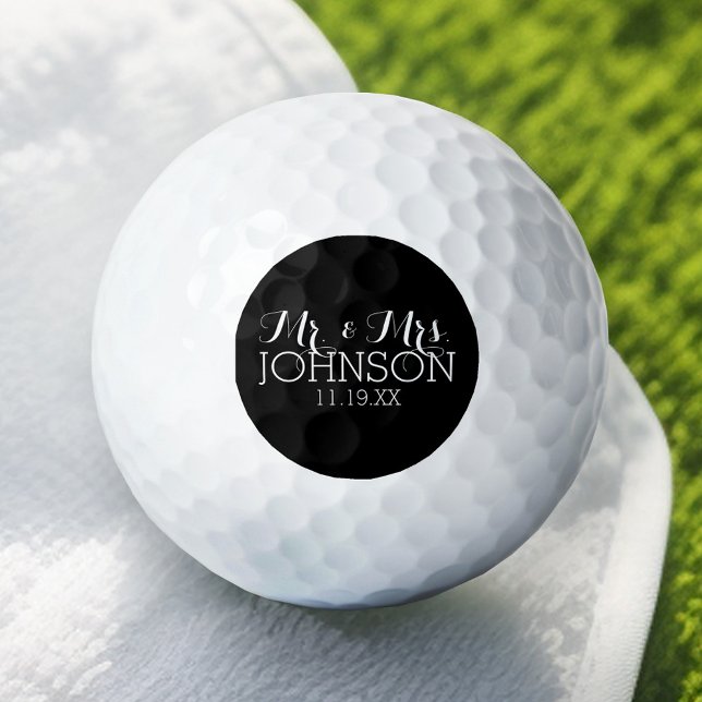 Solid Color Black Mr. & Mrs. Gastgeschenke Hochzei Golfball (Personalized Golf Ball - Add Your Monogram for a Wedding Anniversary Favor)