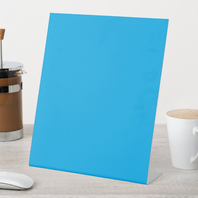 Solid Cyan Blue Background Sockelschild (In Situ)