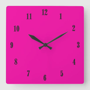 Solid Hot Pink mit schwarzen Schriftart Quadratische Wanduhr