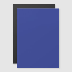 Solide tiefblaue Kulisse   Boldes minimalistisches Magneteinladung
