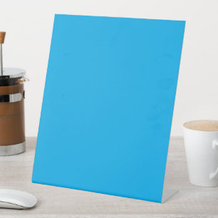 Solider Cyan-Blauer Hintergrund Minimalistischer Sockelschild