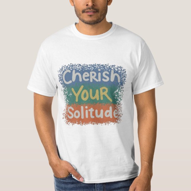 Solitude's Embrace in Shirt-Design T-Shirt (Vorderseite)