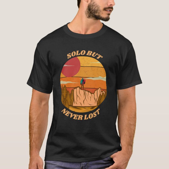 Solo, aber nie verliert Reisen T-Shirt (Vorderseite)