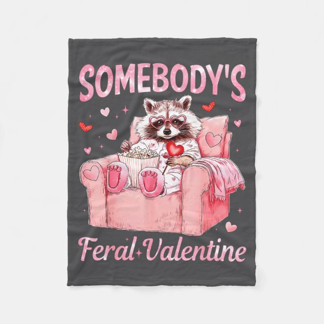 Somebody's Feral Valentine Cute Raccoon Xoxo Valen Fleecedecke (Vorderseite)