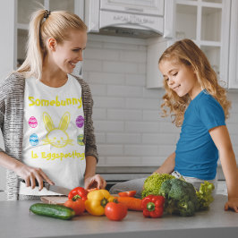 Somebunny ist dabei, die Osterschwangerschaft zu e T-Shirt