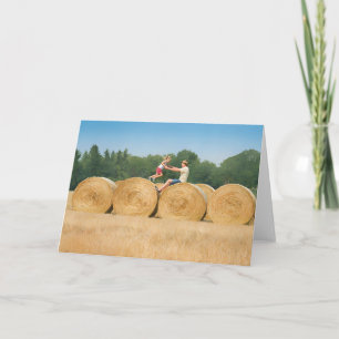 Sommer-Erinnerungen - Auf Rundballen springen Karte