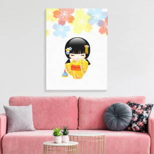 Sommer-Kokeshi-Puppe - Geisha-Mädchen im gelben Ki Leinwanddruck