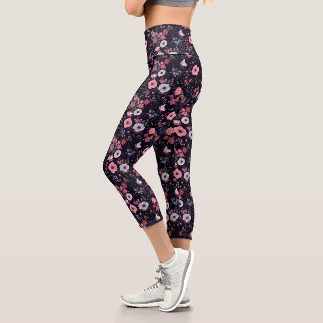 Sommer-Rose Muster auf schwarz Capri Leggings (Links)