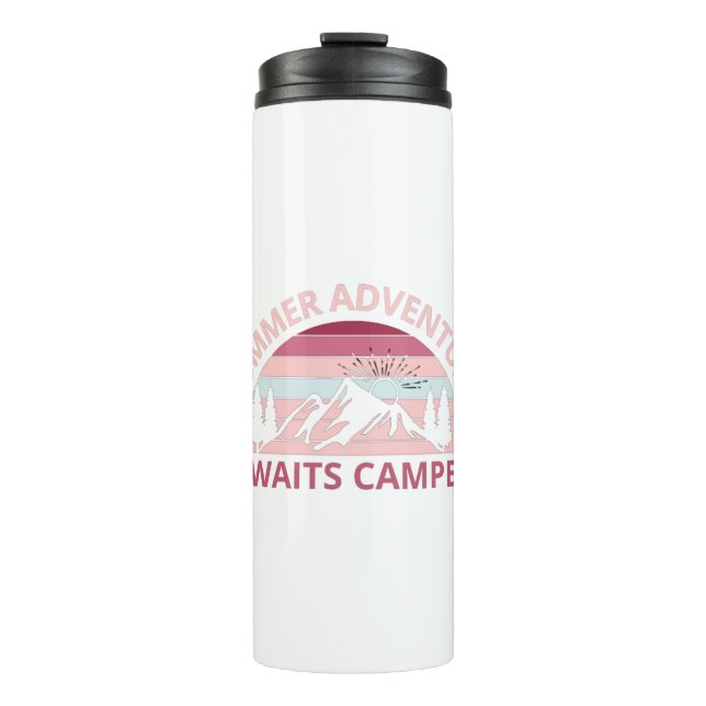 Sommerabenteuer erwartet Camper-Adventure-Camper Thermosbecher (Vorderseite)