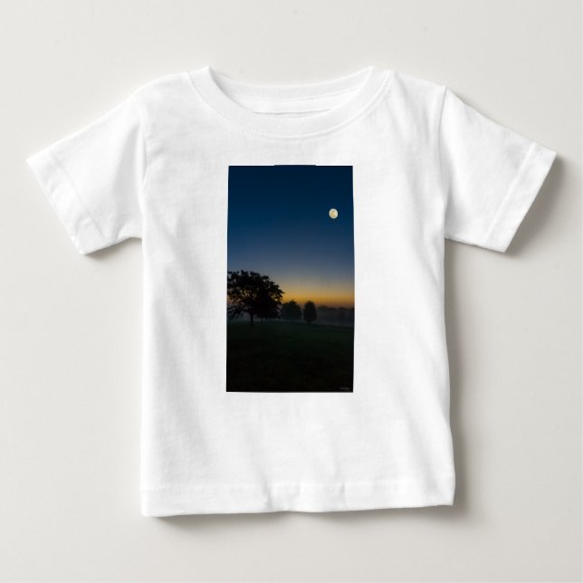 Sommerdämmerung mit Mond Baby T-shirt (Vorderseite)