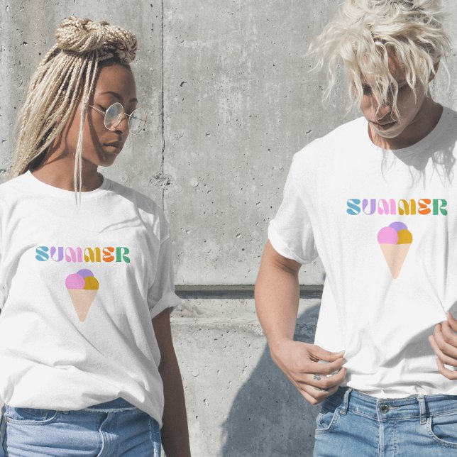 Sommereis Moderne Typografie T - Shirt (Von Creator hochgeladen)