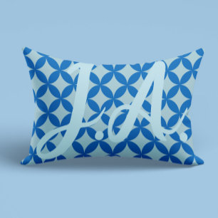 Sommerfliese mit Azurkeln auf Babyblau Dekokissen