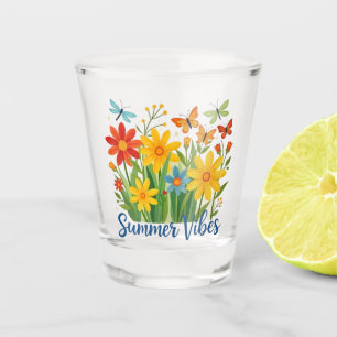 Sommerliche Blumen mit Schmetterlingen Schnapsglas