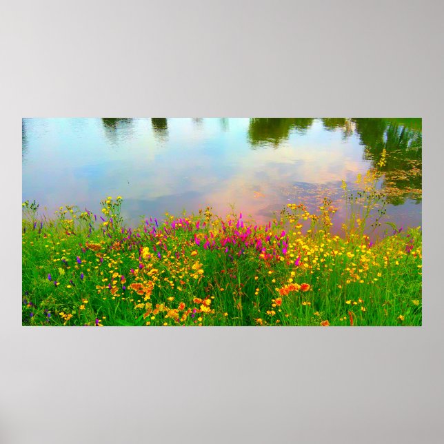 Sommerliche Wildblumen und Teich Poster (Vorne)