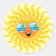Sommersun-Cartoon mit Sonnenbrilleaufklebern Runder Aufkleber (Vorderseite)