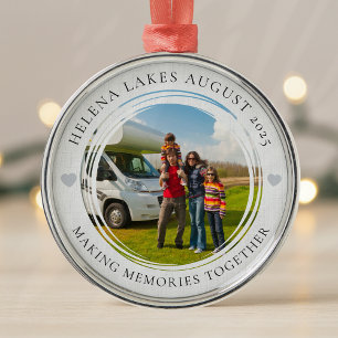 Sommerurlaub Erinnerungen Familienleben Foto halte Ornament Aus Metall