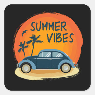 Sommervilla mit Retroauto am Strand Quadratischer Aufkleber