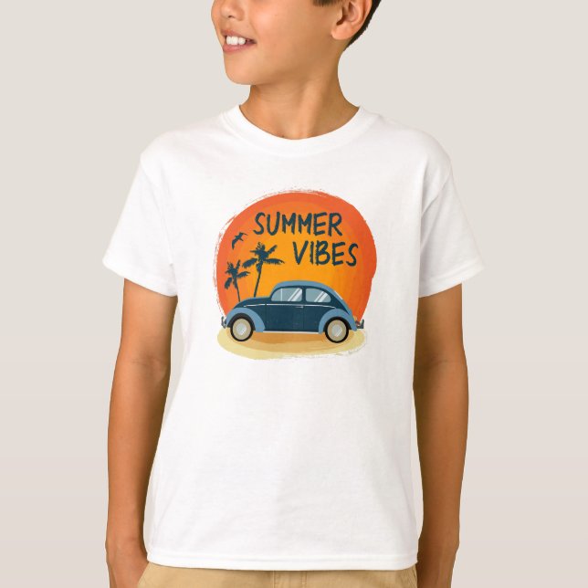 Sommervilla mit Retroauto am Strand T-Shirt (Vorderseite)