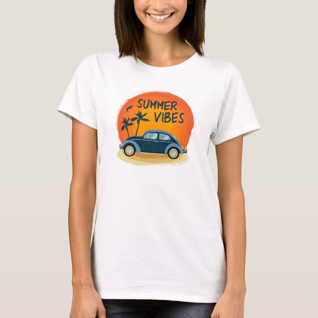 Sommervilla mit Retroauto am Strand T-Shirt (Vorderseite)