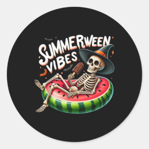 Sommerween-Vibes Gruseliger Halloween-Strandskelet Runder Aufkleber