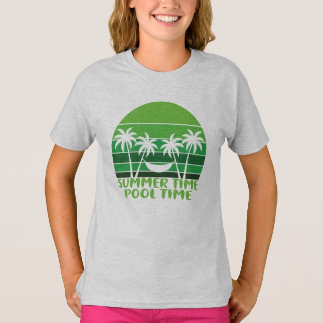 SOMMERZEIT POOL ZEIT. T-Shirt (Vorderseite)
