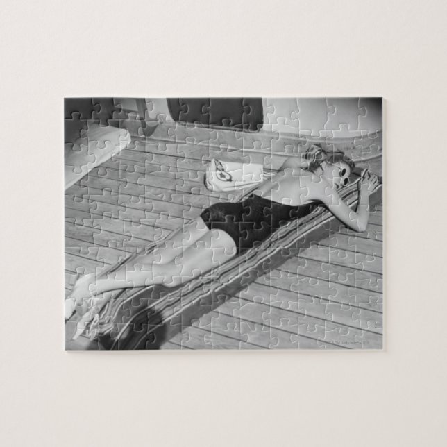 Sonnbräunende Frau Puzzle (Horizontal)
