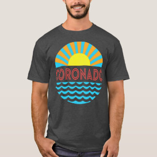 Sonne und Wellen am Strand von Coronado T-Shirt