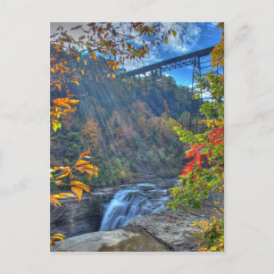 Sonnen rennen über den Wasserfall Postkarte