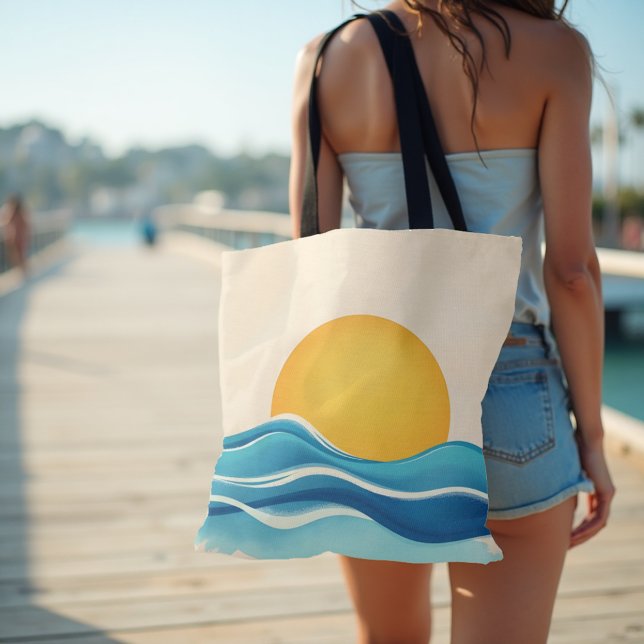 Sonnen- & Surfwelle (Coastal energy for every outing. Your bold, go-anywhere Sun & Surf tote.)