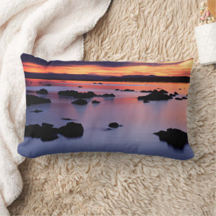 Sonnenaufgang am Black Point des Mono Lake Lendenkissen