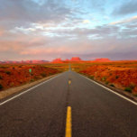 Sonnenaufgang am Forrest Gump Point Puzzle<br><div class="desc">Dieses stilvolle Rätsel zeigt das erste Licht,  das über den Horizont in der Nähe des Monument Valley kommt,  an dem berühmten Ort,  wo Forrest Gump aufhörte zu rennen. Alle Fotografien wurden vom Verkäufer vor Ort aufgenommen. Alle Rechte vorbehalten.</div>