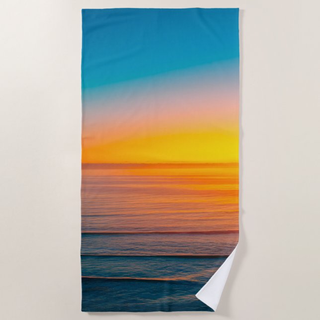 Sonnenaufgang am Strand Badetuch (Vorderseite)