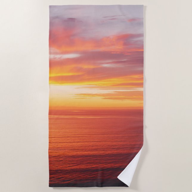 Sonnenaufgang am Strand Strandtuch (Vorderseite)