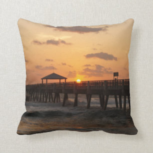 Sonnenaufgang an Juno Strand Kissen