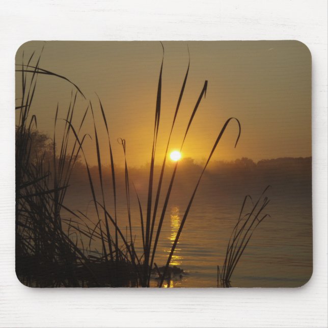 Sonnenaufgang auf dem See Mousepad (Vorne)