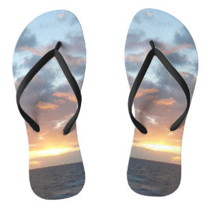 Sonnenaufgang auf See I Pastel Seascape Flip Flops