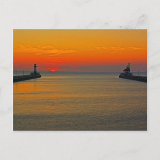 Sonnenaufgang durch den Kanal Postkarte