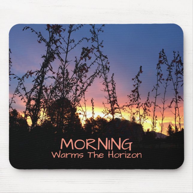 Sonnenaufgang erwärmt den Horizont zwischen Wildbl Mousepad (Vorne)